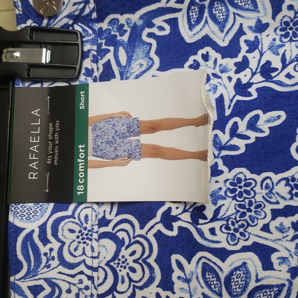 Raffaella Blue Paisley Shorts 18 comfort short - Picture 6 of 8